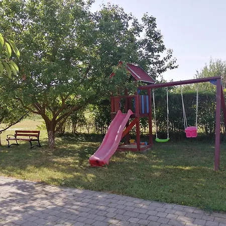 Ferenc Vendeghaza Апартаменты Балатонлелле